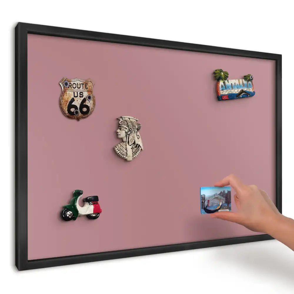 Magnetická tabule s růžovým minimalistickým pozadím