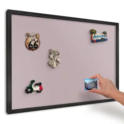 Magnetická tabule do kuchyně v minimalistickém růžovém provedení