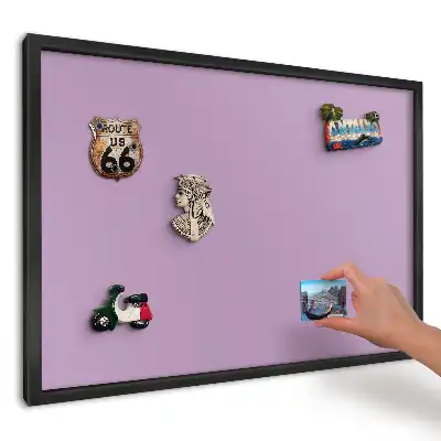 Magnetická tabule do kuchyně v uklidňující jednolité fialové barvě