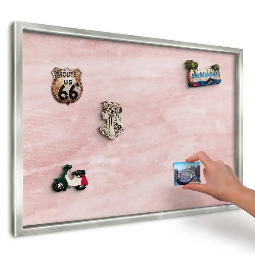 Magnetická tabule na magnety v jemně růžové barvě