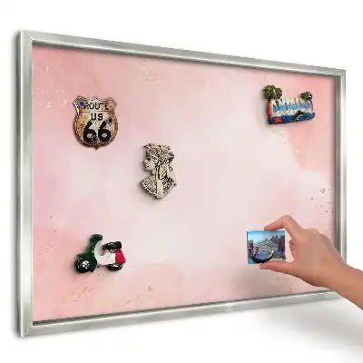 Nástěnná magnetická tabule v růžové barvě s jemným vzorem