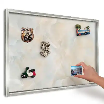 Nástěnná magnetická tabule v přírodní béžové a krémové barvě