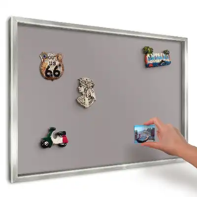 Nástěnná magnetická tabule v minimalistickém šeříkovém designu
