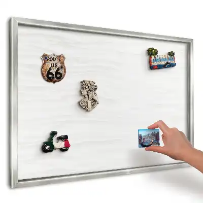 Magnetická tabule s bílým pozadím a béžovými linkami