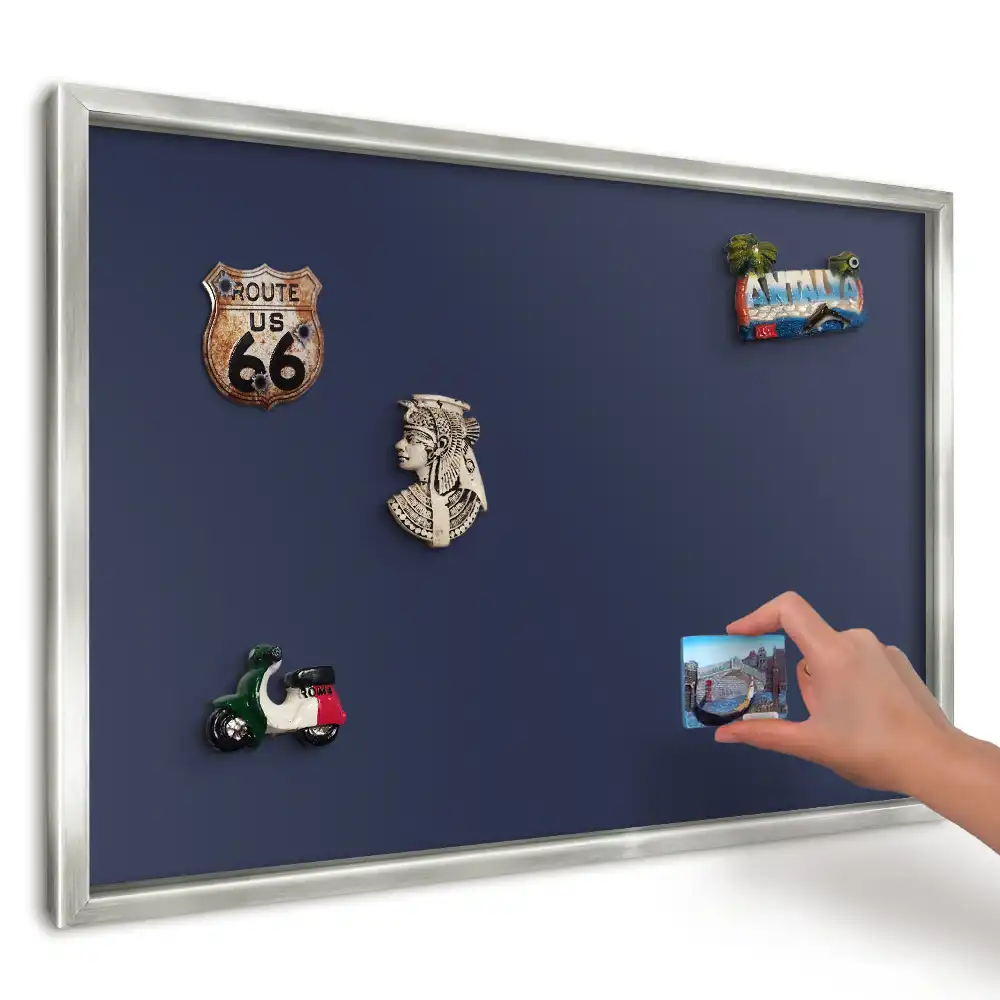 Elegantní moderní magnetická tabule na zeď v tmavě modré barvě