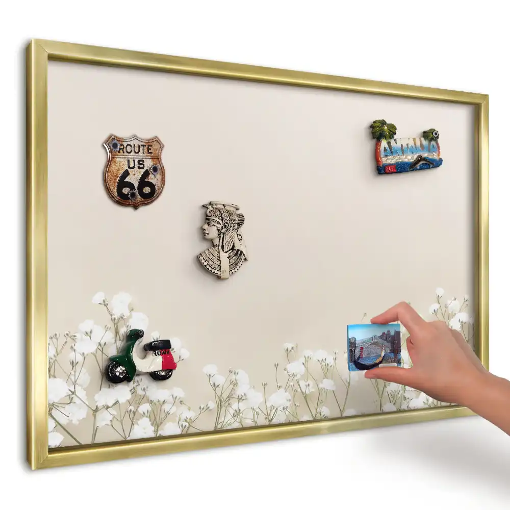 Magnetická nástěnka Bílé květy na béžovém pozadí