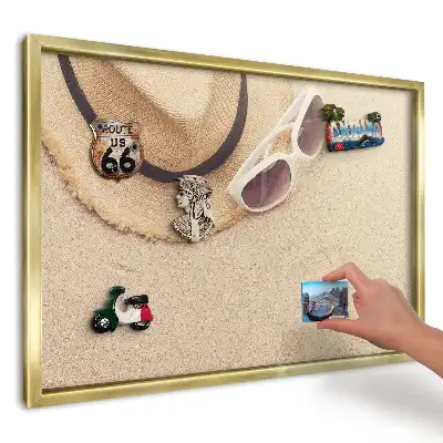 Magnetická nástěnka Klobouk a brýle na písku