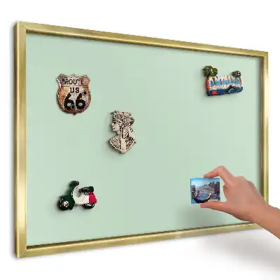 Minimalistická magnetická nástěnka v pastelově zelené barvě