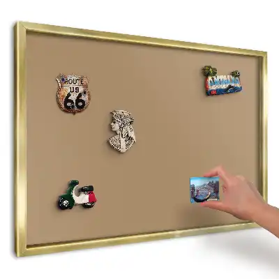Magnetická tabule v minimalistickém oranžovém provedení