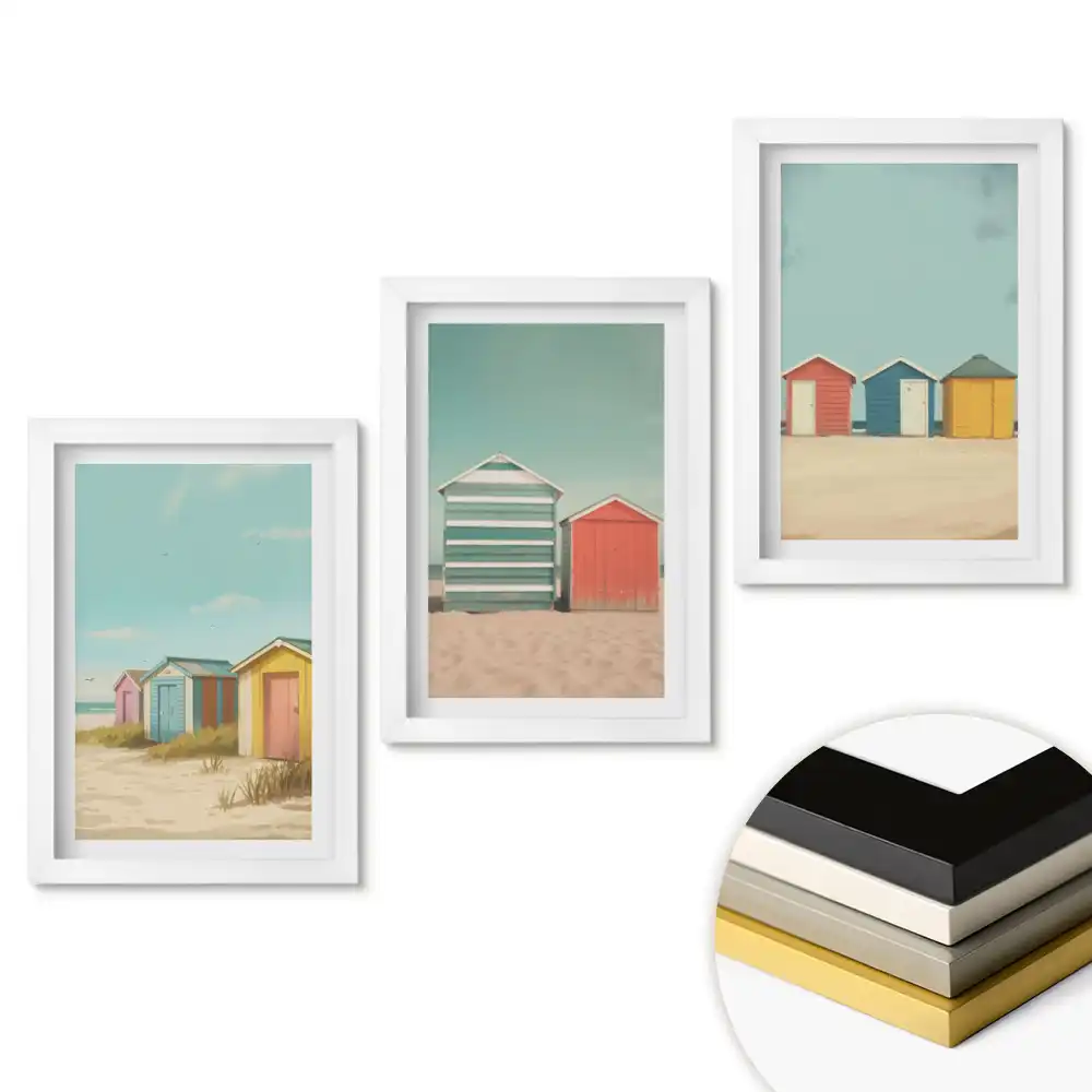 Triptych v rámu Barevné plážové domy na slunci