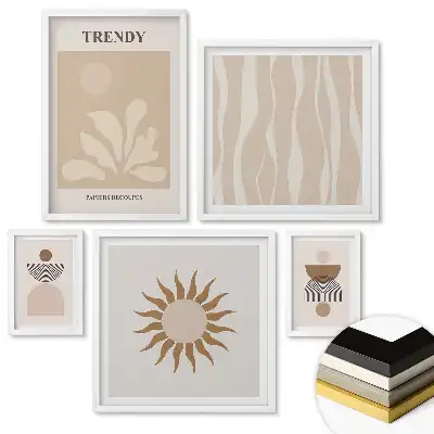 Nástěnná galerie se stylovou grafikou v béžových odstínech